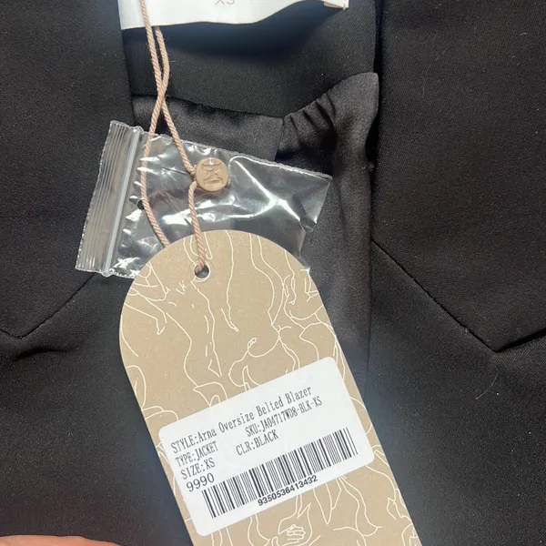 Meshki Oversized Blazer - Image 3