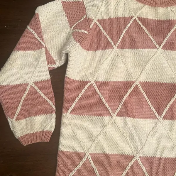 Pink and white sweater size medium vintage Coogi style - Image 2