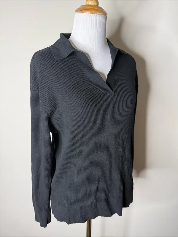 Uniqlo Black Rib Knit Polo - Image 3