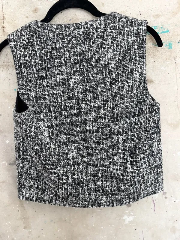 Abercrombie & Fitch Tweed Textured Button Front Vest - Image 4