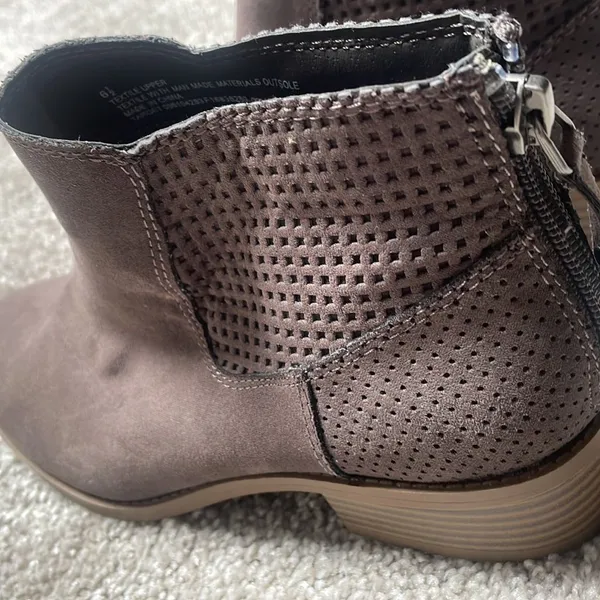 - DV dolce vita short bohemian ankle heeled brown booties size 6.5 - Image 6