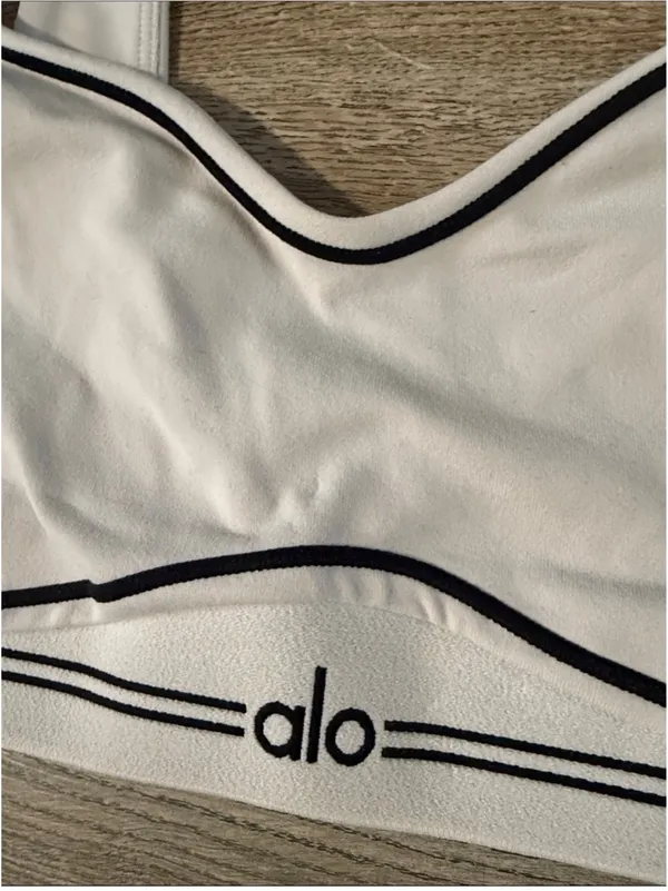 Alo Yoga Sports Bra - Image 5