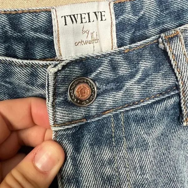 Twelve by OnTwelfth Women's Distressed Blue Jeans Size 29 High Rise - Image 8