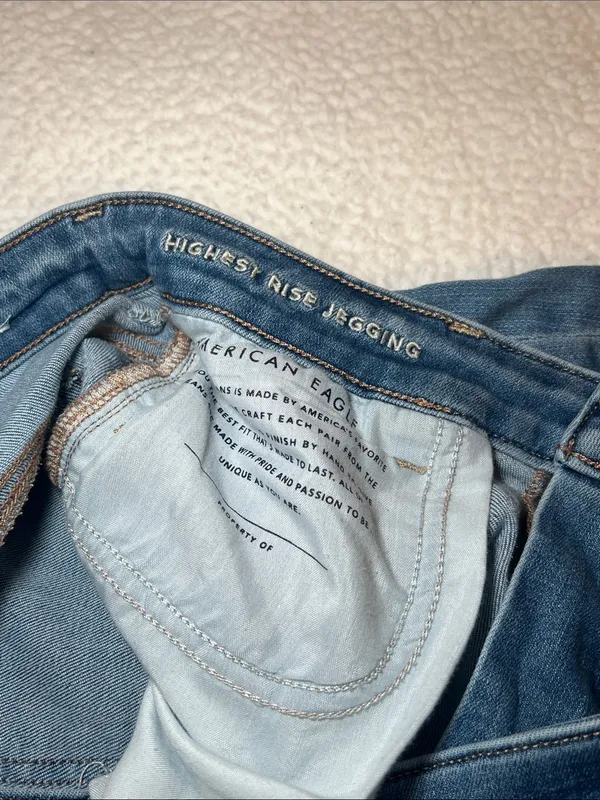 American Eagle Outfitters Highest Rise Jeggings in Blue Wash - Image 4