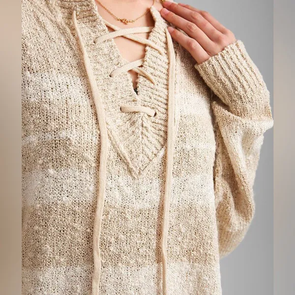 BKE Buckle Women’s Cream Striped Lace-Up V-Neck Knit Sweater - Size Small - Image 3