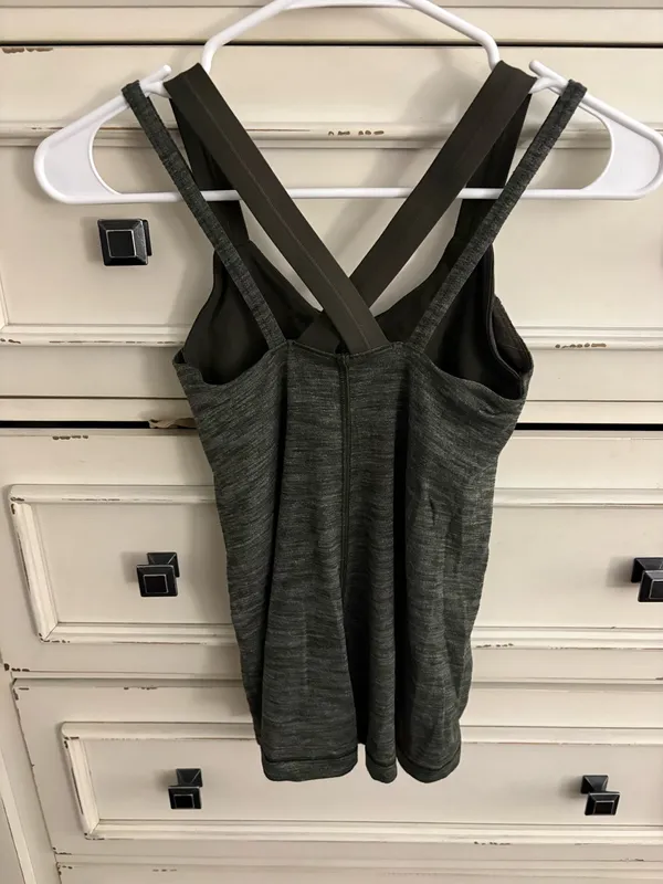Lululemon tank - Image 2