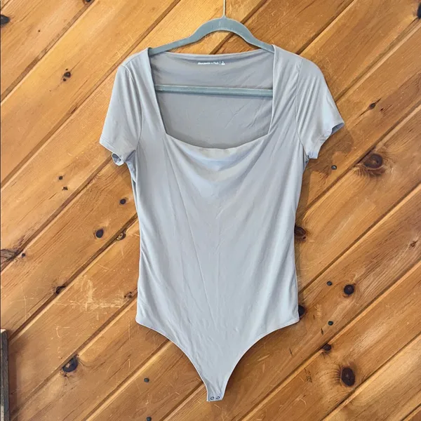 Abercrombie & Fitch seamless square neck gray bodysuit - Image 2