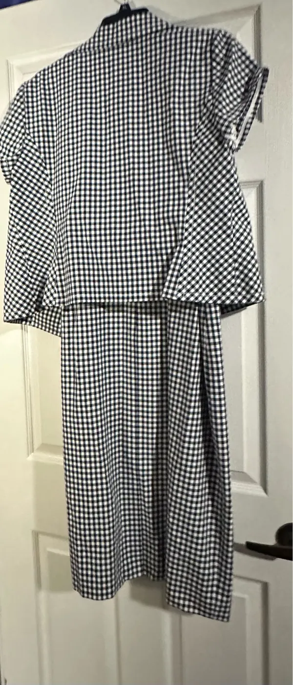 Brooks Brothers Gingham Dress with blazer are a size 12. - Image 3