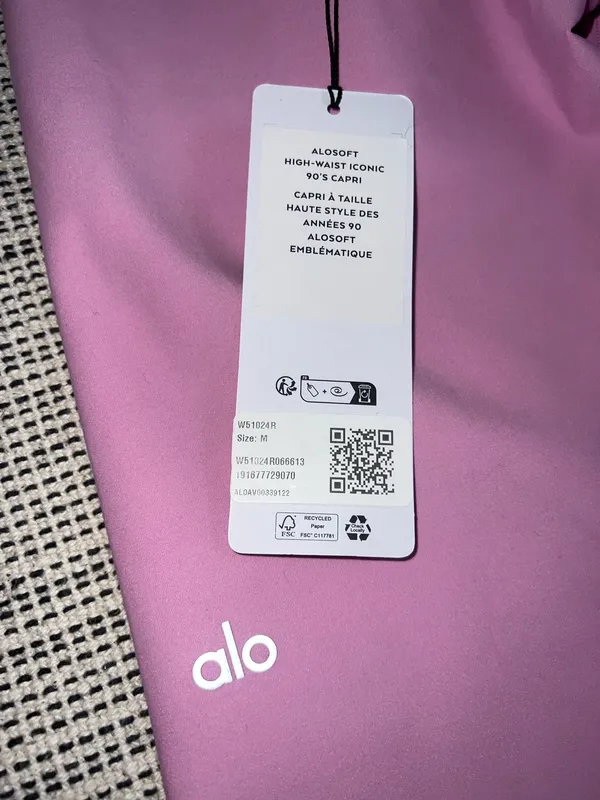 Alo Alosoft High-Waist Iconic 90's Capri - Medium - Image 5