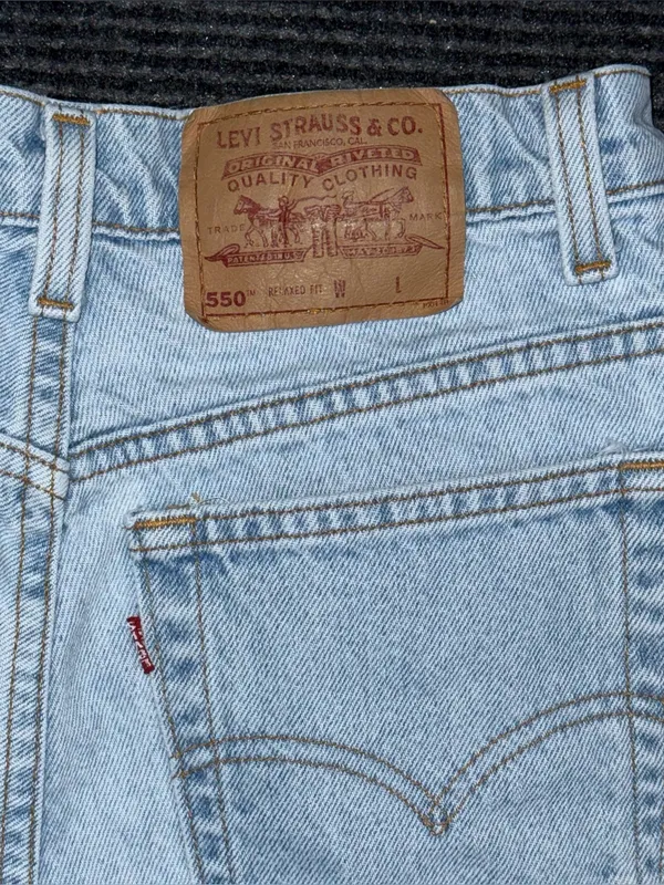 Vintage 90s Levis 550 Relaxed Fit Light Denim Shorts Women 9 / 27 USA Made Jorts - Image 5