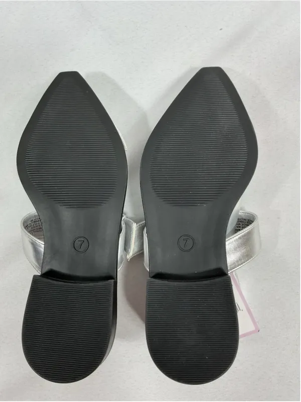Womans NWT Wild Fable Peyton Slingback Slipon Flat Shoes Silver 7 - Image 5