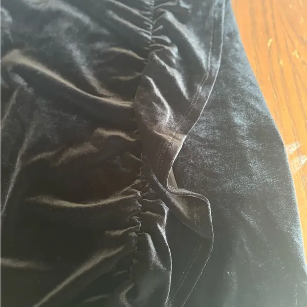 Abercrombie & Fitch Black Velvet Ruffle Mini Skirt Size XS - Image 4