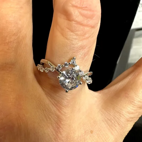 Shiny Round Cubic Zirconia in a V Setting size 6 - Image 6
