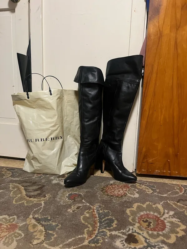 Banana Republic over the knee “Evie” black leather boots CIRCA 2007!! - Image 3