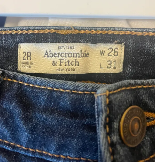 Low Rise Jeans - Image 3