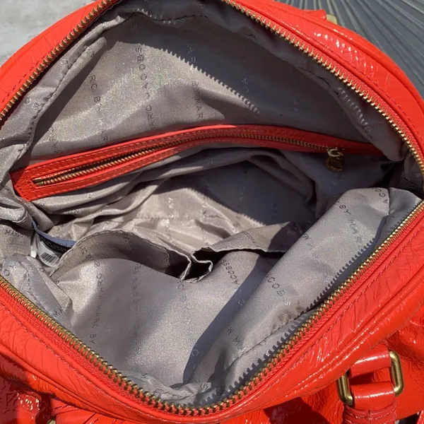 Mark Jacobs ORANGE PATENT LEATHER detachable cross body - Image 8