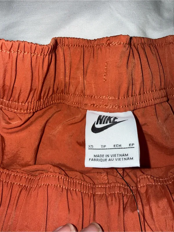 NWT‎ Nike Rust Orange Athletic Cargo Shorts with Swoosh XS - Image 3