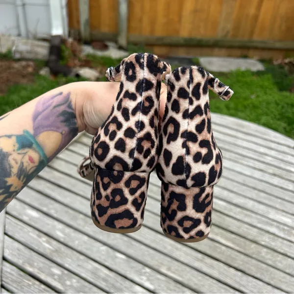 Steve Madden Women's Irenee Block-Heel Sandals size 6 cheetah‎ animal furry - Image 9