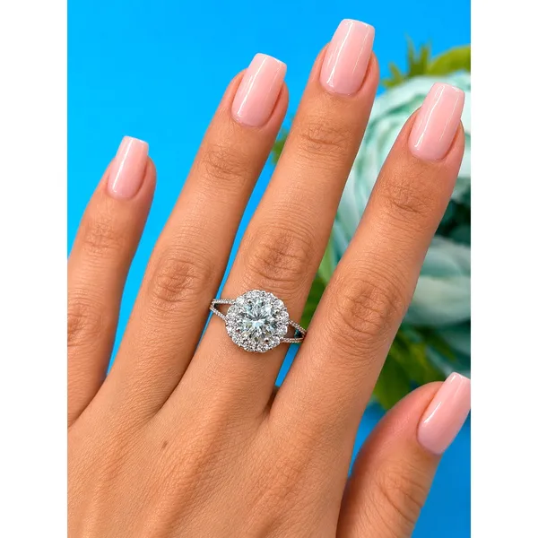1 carat Moissanite Round Cut Ring with Accents Size 8 - Image 2