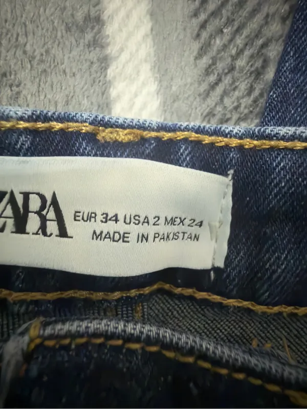 Zara Woman Medium Wash Crop Flare Raw Hem Jeans Size 2 /‎ 24 - Image 5