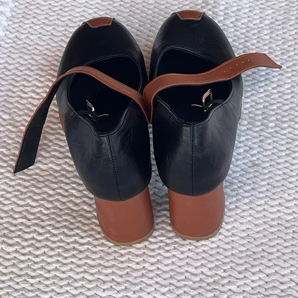Two-Tone Black & Tan Split Toe Mary Janes - Block Heel - Size 245(7.5/8 US) - Image 4