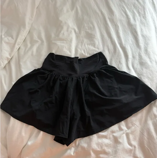 OFFLINE By Aerie Real Me Crossover Flowy Short black - Image 2