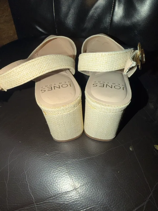 Heels Tan Size 9 - Image 3