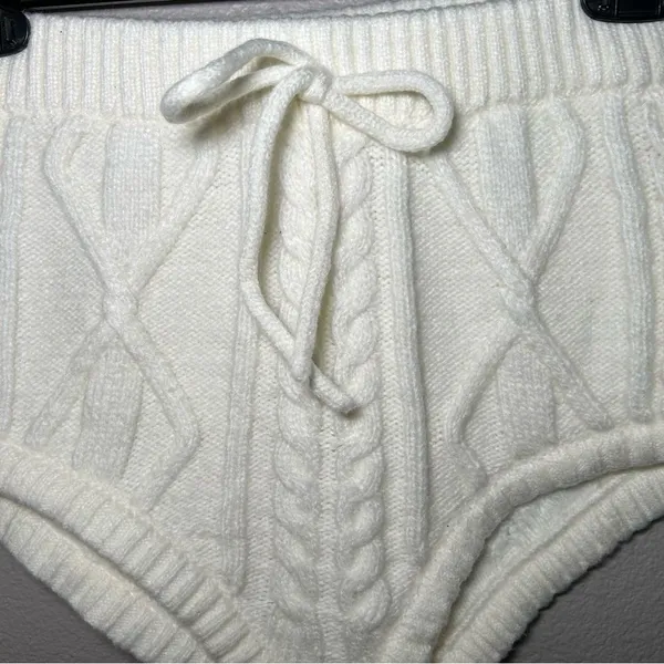 For love & Lemons cream neutral cable knit shorts women’s size medium - Image 2