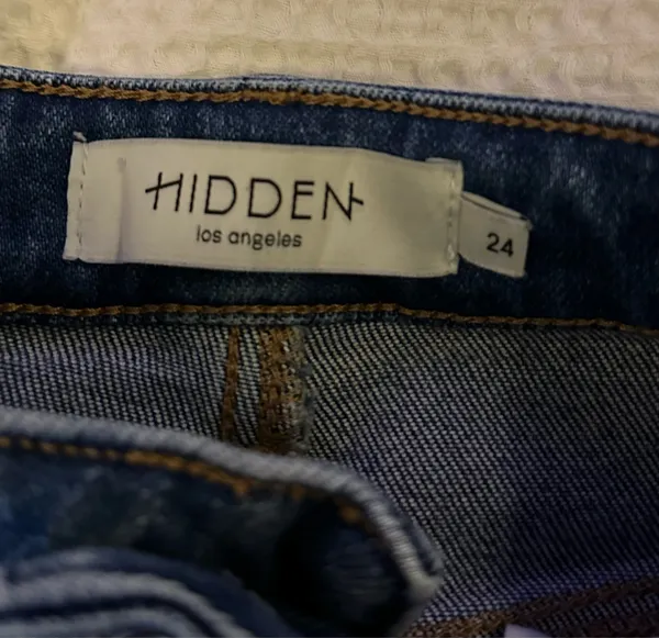 Hidden Jeans - Image 2