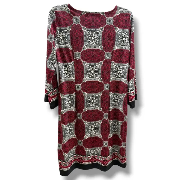 Sunny Leigh Red Black Medallion Print Shift Dress Gold Hardware 3/4 Sleeve Small - Image 7