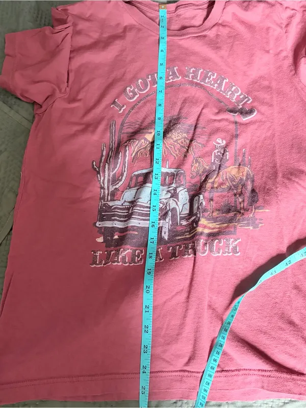 Heart Like A Truck Laney Wilson Country Western Tee Size Medium - Image 6