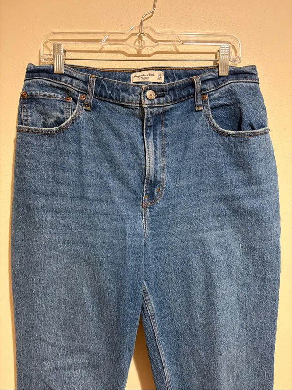 Abercrombie & Fitch Curve Love 90s Straight Ultra High Rise Jeans 32/14S SHORT - Image 7