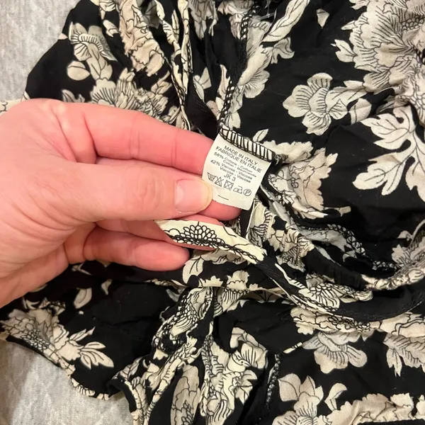 Brandy Melville Black and Cream Floral High Waist Shorts - Image 2