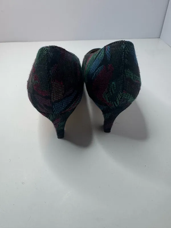 Naturalizer Red and Green Kitten Heels Size 7.5 - Image 5