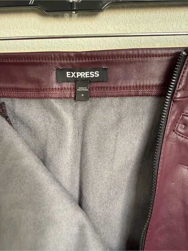 Express Size 4 Burgundy Faux Leather Moto Mini Skirt Asymmetrical Zip Y2K Grunge - Image 3