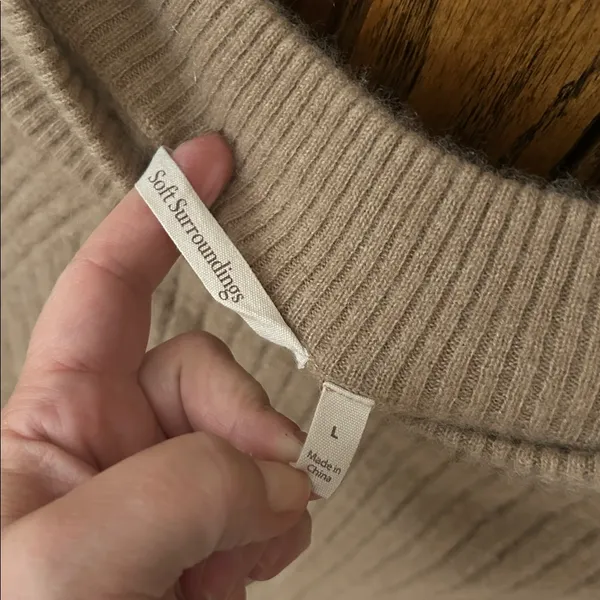 Soft Surroundings Scoop Neck Camel Color 100% Cashmere‎ Tunic Sweater large - Image 2