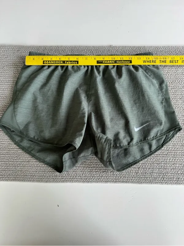 Nike Women's Sage Green Athletic Running Shorts Size Medium - Image 7