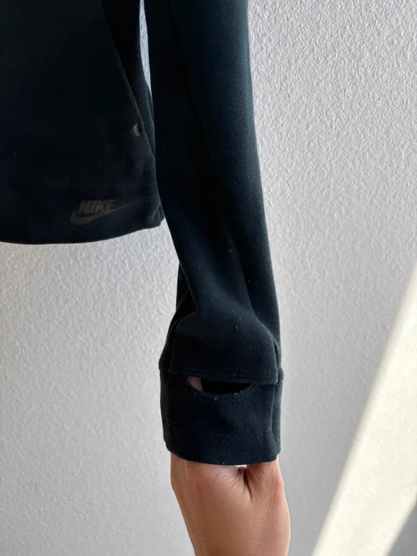 Nike Black  Long Sleeve - Image 4