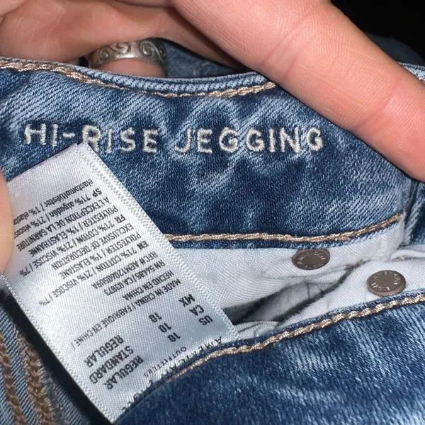 American Eagle hi-rise size 10 distressed jeggings - Image 3