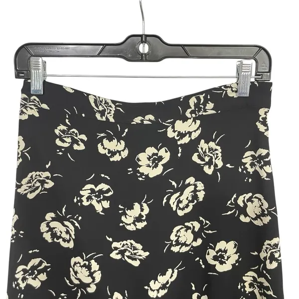 Polo Ralph Lauren Floral Black and Cream ruffle skirt size 4, Spring, Summer - Image 7