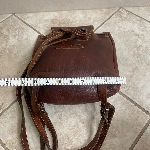Roots x Enzo Angiolini VTG Leather Brown Buckle Drawstring Flap Backpack Purse‎ - Image 7