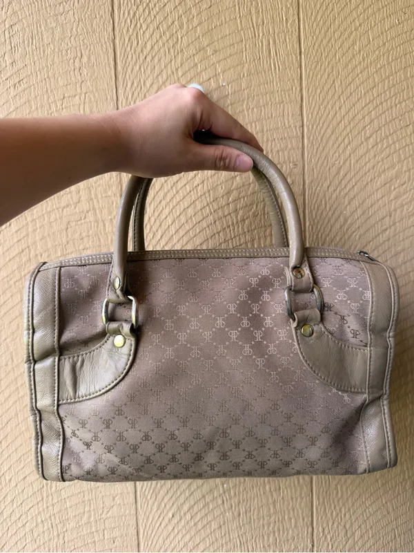 Beautiful VTG Paco Paris satchel bag in a neutral taupe - Image 5
