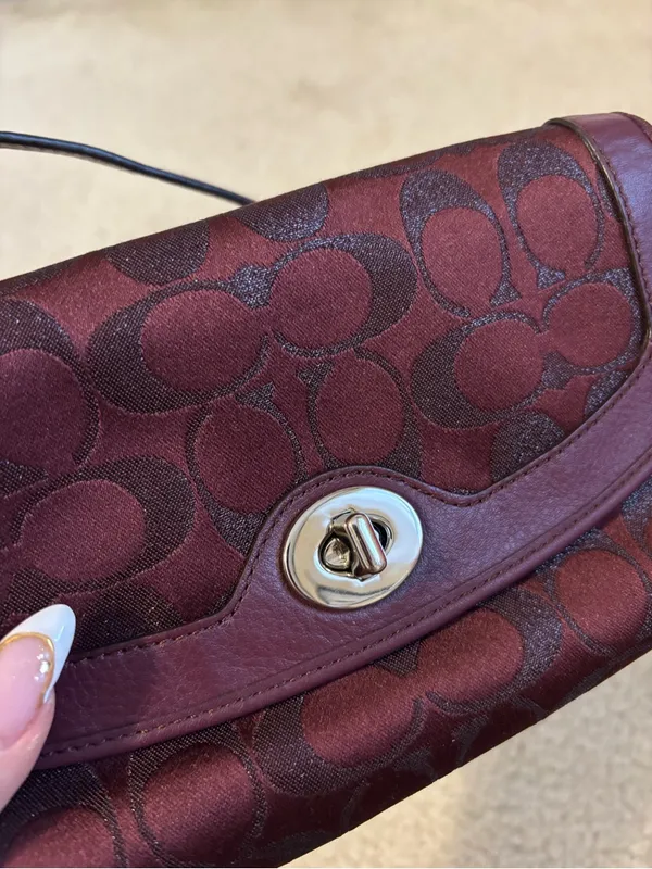 Coach Burgundy Signature Turnlock Shoulder Bag - Image 6
