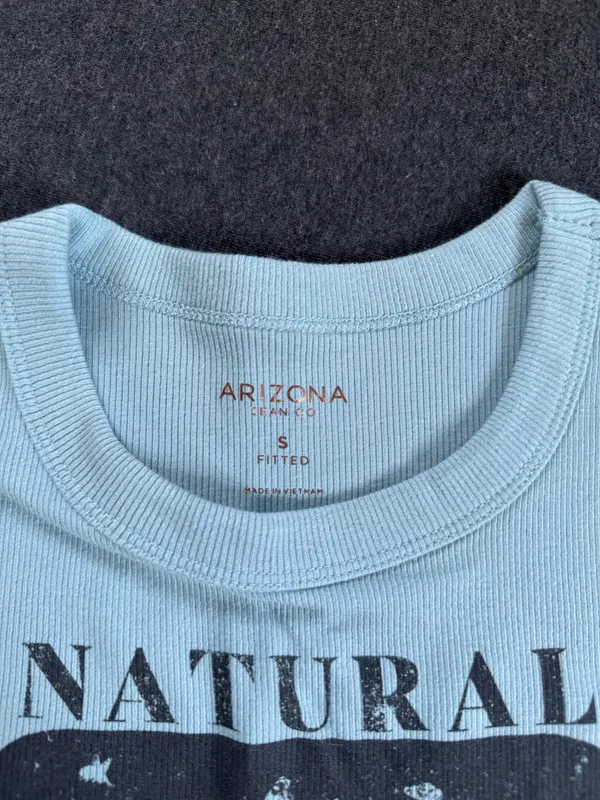 Arizona Jean Company Graphic Top - Image 3