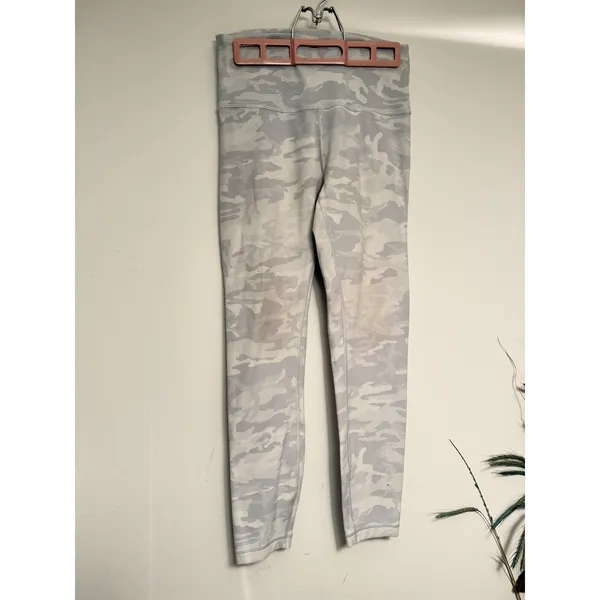 Lululemon‎ Wunder Under High-Rise Tight 26" Incognito Camo Alpine White 8 - Image 3