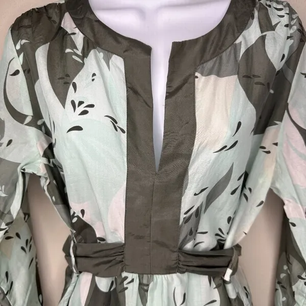 NWOT Cadeau Maternity Leaf Abstract Blouse Silk Blend in Shades of Green Size M - Image 3