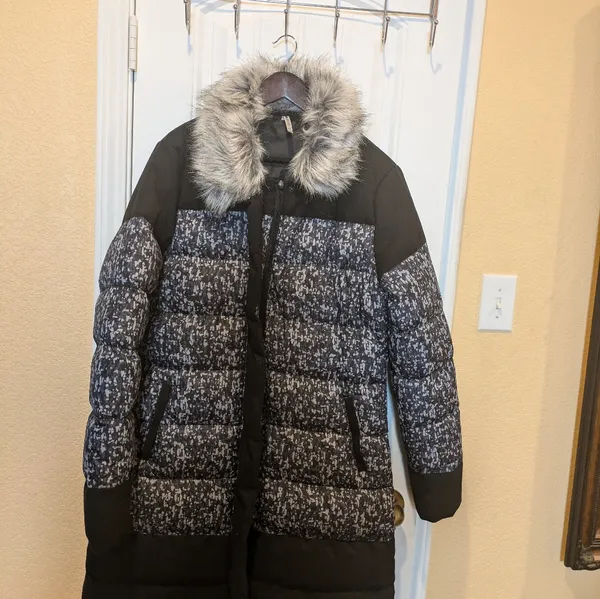 FABLETICS Waco Puffer Jacket Coat Women Size XL Midi Removable Faux Fur Collar - Image 4
