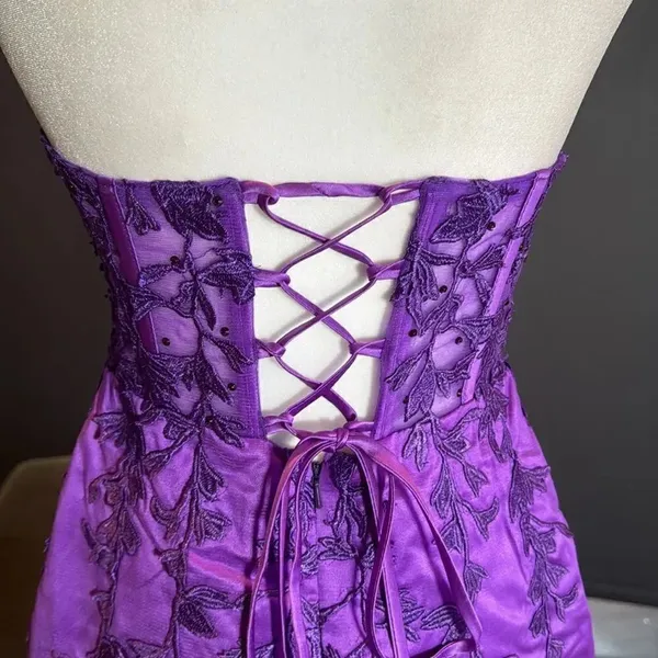 Women’s Purple Short Party Dress Beading Sheer Bodice Corset Back Ties Size 4 - Image 5