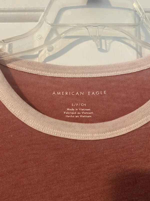 American Eagle Pink T-shirt - Image 3