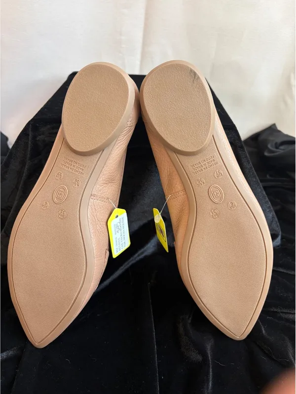 Bottero Women's Tan Leather Loafers with Gold Accent Size 6 - Image 7